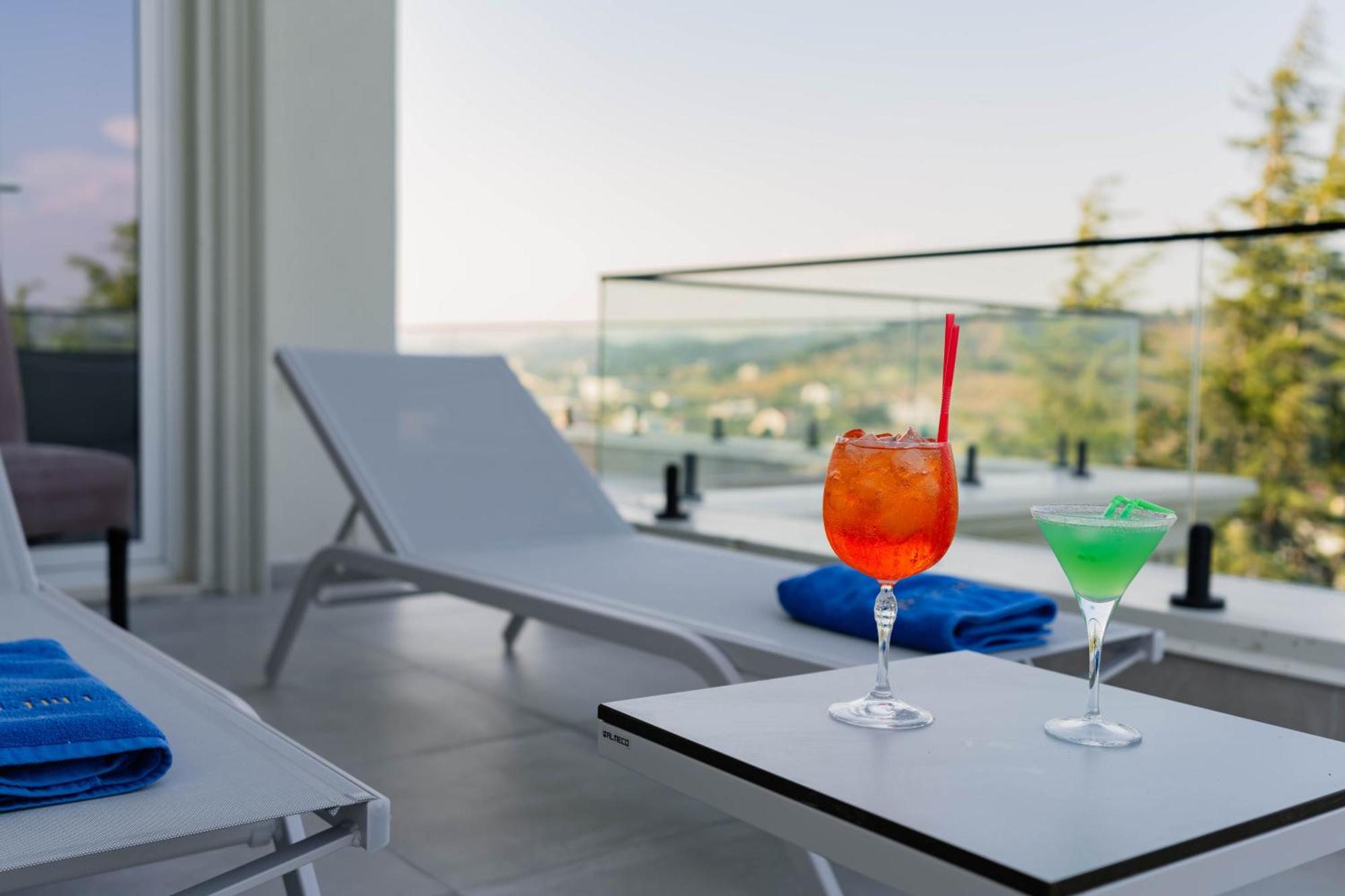 Royal Hill Hotel Vorë Екстериор снимка