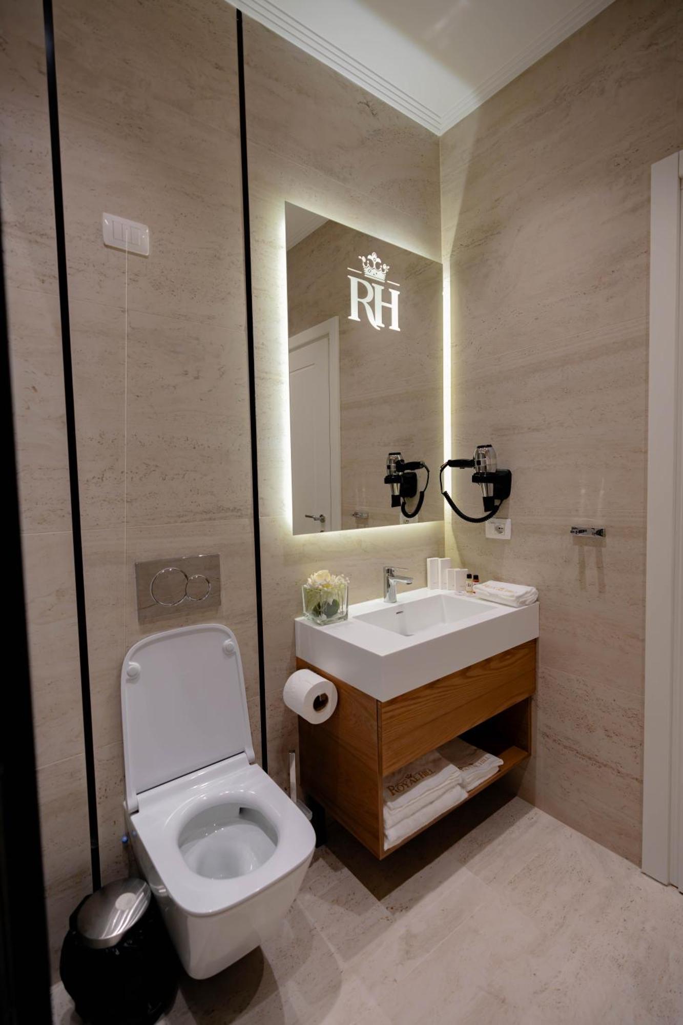 Royal Hill Hotel Vorë Екстериор снимка