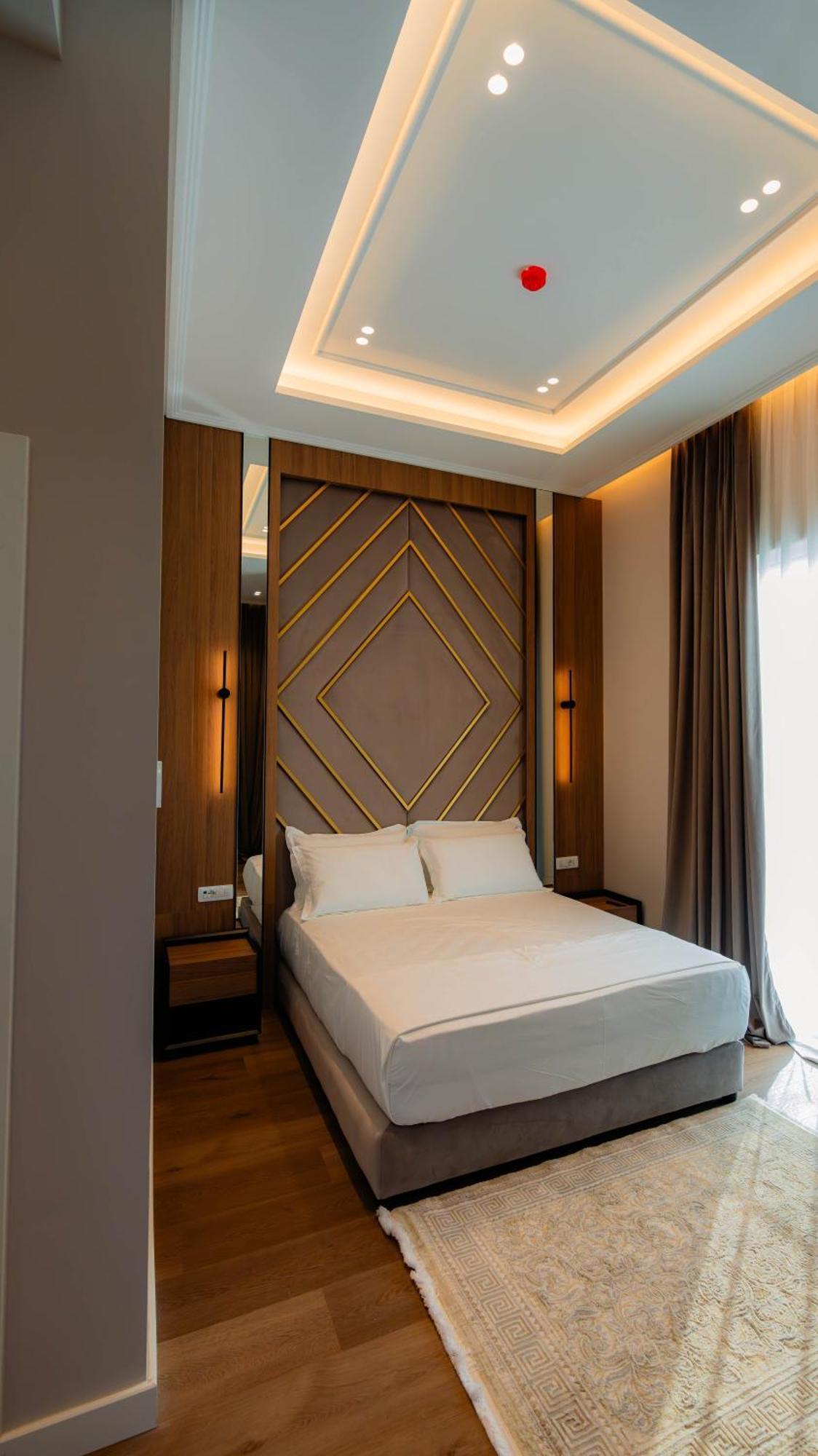 Royal Hill Hotel Vorë Екстериор снимка