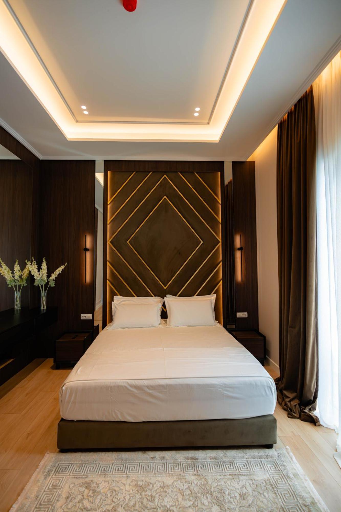 Royal Hill Hotel Vorë Екстериор снимка