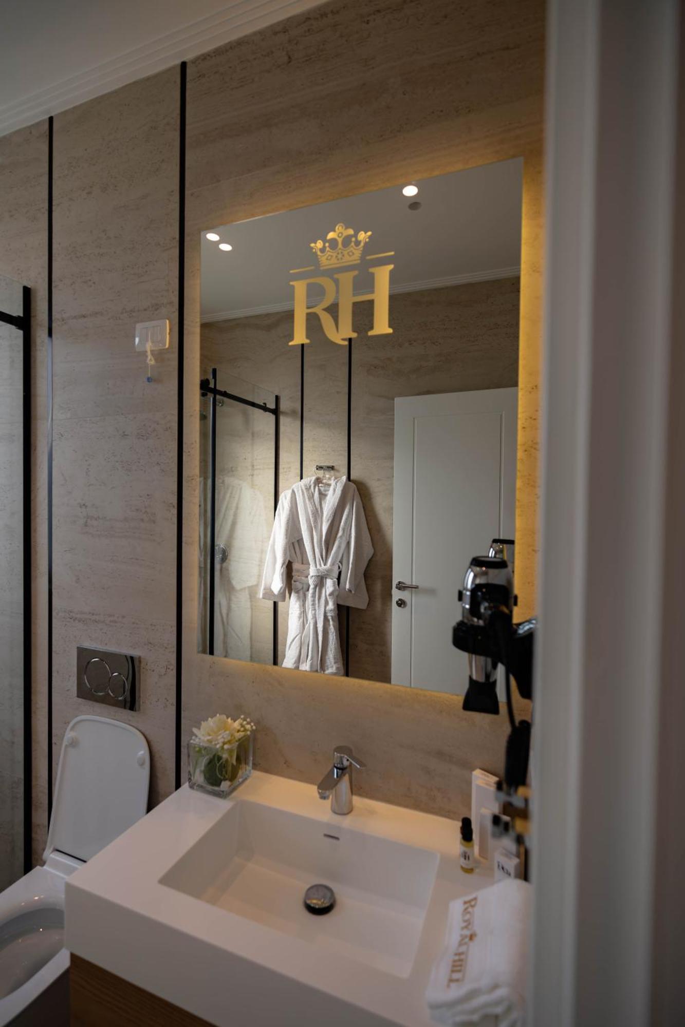 Royal Hill Hotel Vorë Екстериор снимка