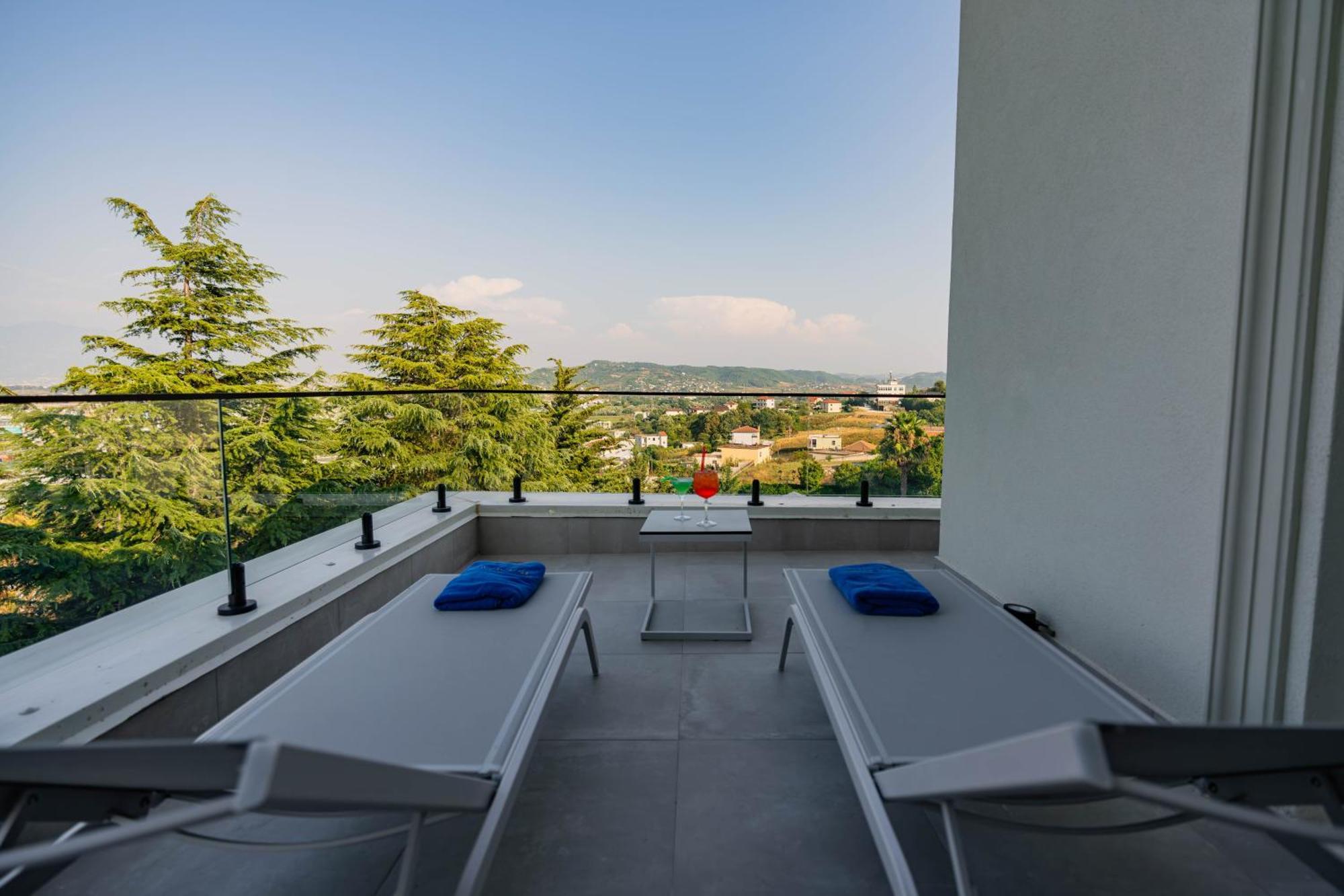 Royal Hill Hotel Vorë Екстериор снимка