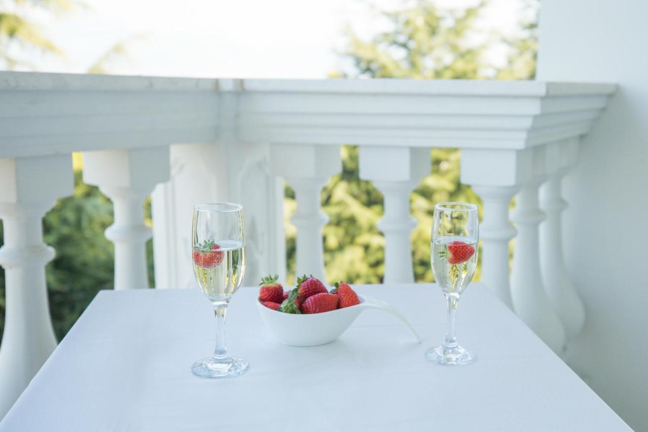 Royal Hill Hotel Vorë Екстериор снимка