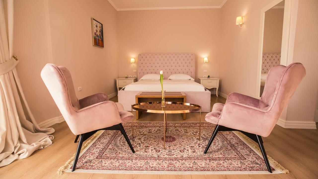 Royal Hill Hotel Vorë Екстериор снимка