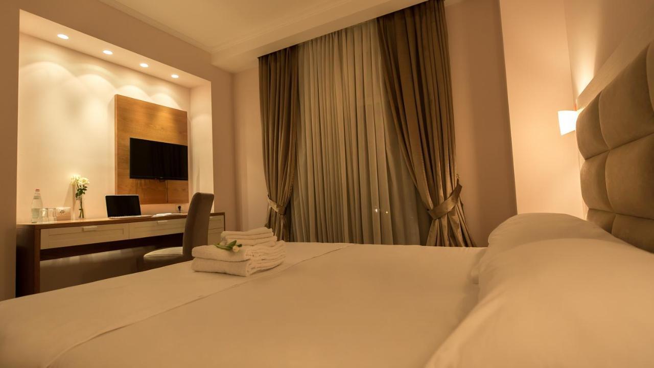 Royal Hill Hotel Vorë Екстериор снимка