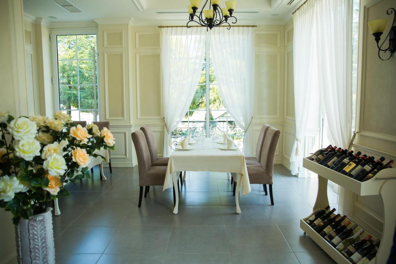 Royal Hill Hotel Vorë Екстериор снимка