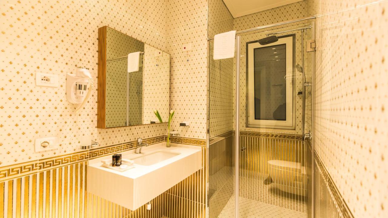 Royal Hill Hotel Vorë Екстериор снимка