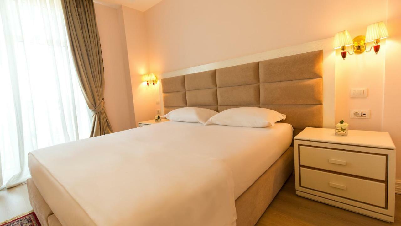 Royal Hill Hotel Vorë Екстериор снимка